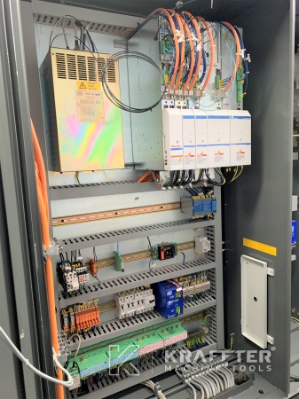 Mecanizado de precisión con Afiladora CNC WALTER Helitronic Power Regrinder 20689-975 de segunda mano.