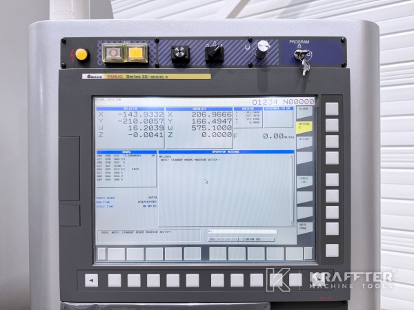 Control numerico FANUC series 32i-B en maquina herramienta AMADA Techster 106 90163