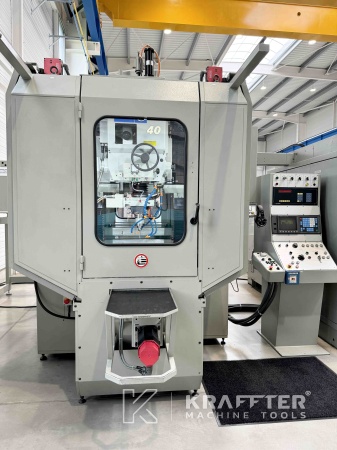 Rectificadora por coordenadas digital de ocasión HAUSER S40-400 90101 disponible en KRAFFTER Machine Tools
