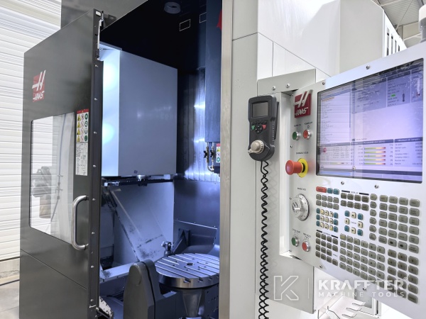 Centro de mecanizado de ocasión HAAS UMC 750 SS ejes en venta 90145