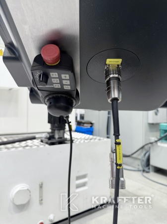 Panel de control en Centro de mecanizado DMG MORI DMU 65 monoBLOCK 90170