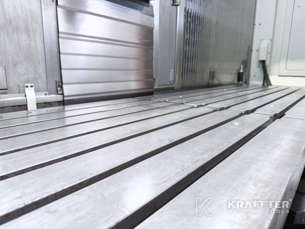 Centro de mecanizado MAZAK VTC 800/30SR 90187, Kraffter vendedor de máquina herramienta