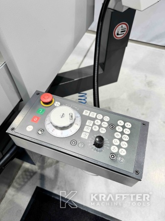 Panel de control en Rectificadora por coordenadas HAUSER S35-400 90095 
