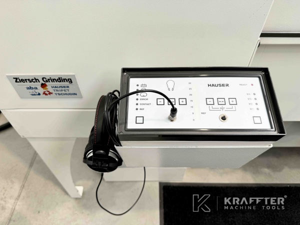 Panel de control en Rectificadora por coordenadas HAUSER S35-400 90103