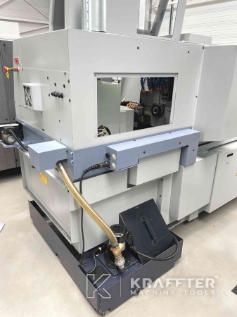 Mecanizado de precisión con Torno cabezal movil STAR SR-32 J 90070 de segunda mano.