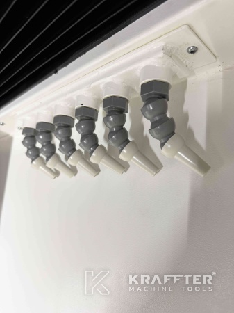 Maquinaria industrial para el fresado Centro de mecanizado MAZAK Variaxis C-600 90161