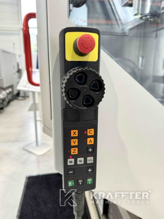 Mecanizado de precisión con Centro de mecanizado HERMLE C40 U dynamic 90093 de segunda mano.