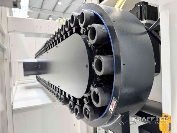 Centro de mecanizado MAZAK Variaxis C-600 para procesos de mecanizado 90161