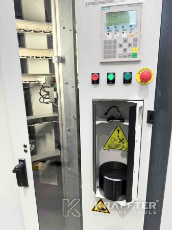 Panel de control en Centro de mecanizado MIKRON UCP 600 Vario 90074