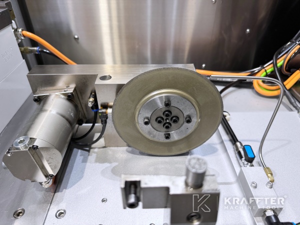 Máquina herramienta usada en venta AMADA Techster 106 90163 ejes en KRAFFTER