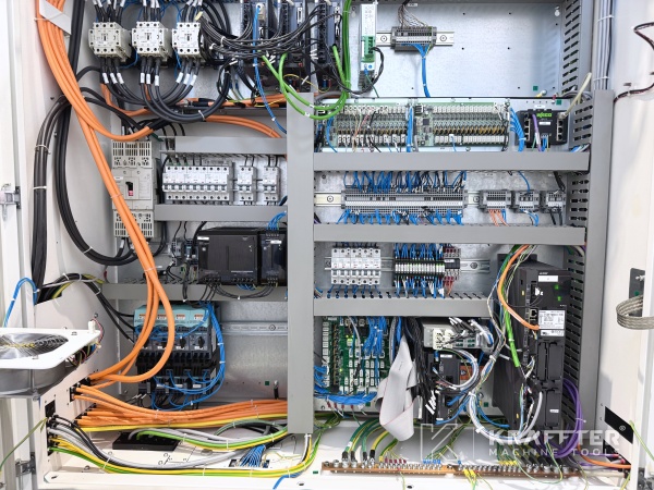 Armario eléctrico Centro de mecanizado MAZAK VTC 800/30SR 90187