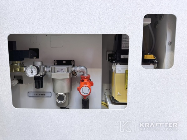 Torno con control numérico MAZAK Mega Turn 900 90171 Maquina herramienta usada