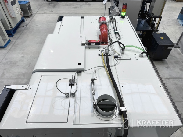 Afiladora CNC de corte brocas, fresas, cuchillas, plaquitas de corte con ANCA FX5 linear 90164