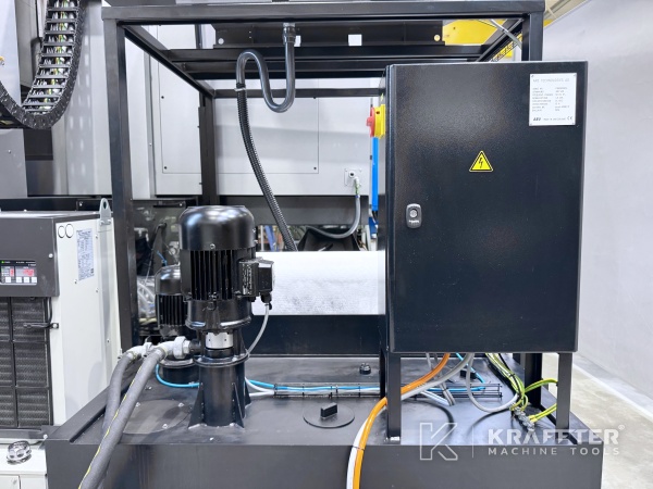 Transportador de virutas en maquina AMADA Techster 106 90163