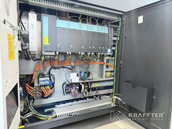 Armario electrico industrial en DMG MORI DMU 65 monoBLOCK 90170