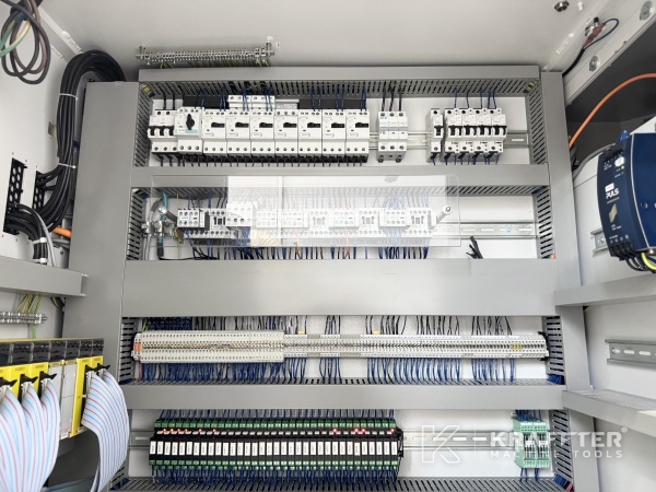 Armario electrico industrial para maquinaria industrial STUDER S33 90177