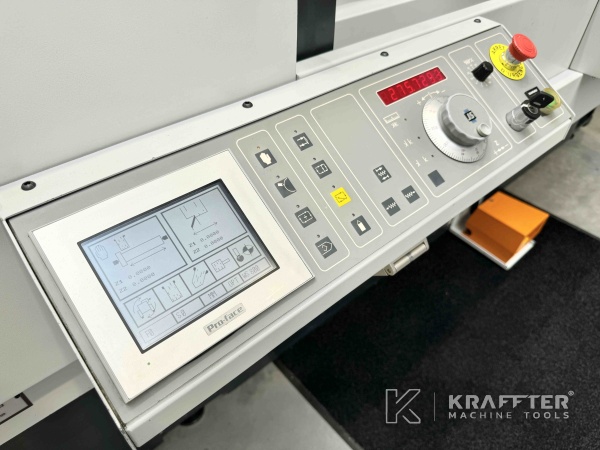 Panel de control en Rectificadora cilindrica CNC JONES & SHIPMAN Ultramat 650 Easy-B 90120
