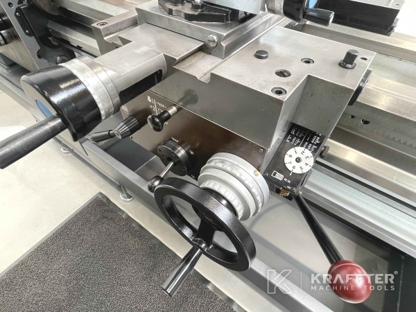 Torno convencional COLCHESTER MASTER VS 3250 20690-006 de segunda mano en venta