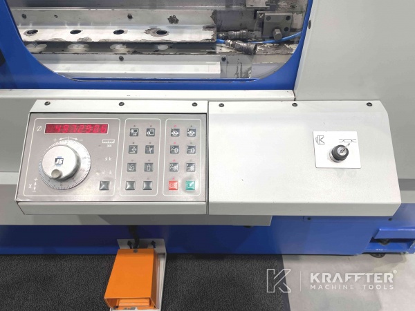 Control numerico en maquina herramienta JONES & SHIPMAN Ultramat Easy 650 20690-005