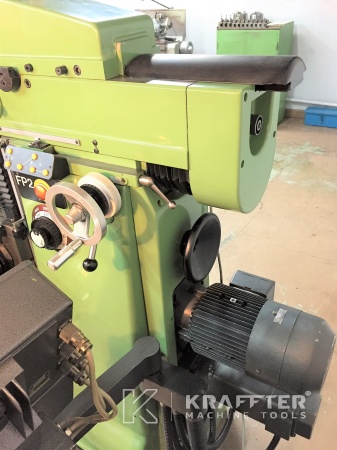 Mecanizado de precisión con Fresadora convencional DECKEL FP2 20689-879 de segunda mano.