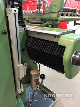 Compraventa internacional Fresadora convencional DECKEL FP3 20689-883