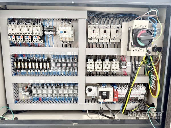 Armario electrico industrial para maquinaria industrial OKAMOTO ACC42 SA-iQ 90152