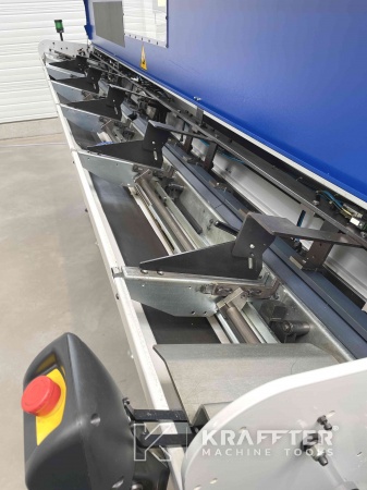 Torno cabezal movil STAR SR-32 J 90070 disponibles en España, Europa y a nivel internacional