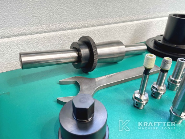 Accesorios, equipos, utillaje Rectificadora cilindrica CNC GER C-1000 CNC 90088