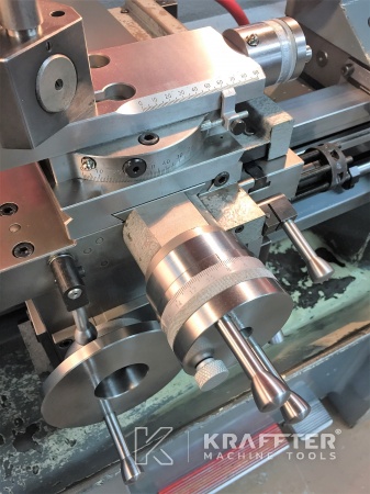 Mecanizado de precisión con Torno convencional SCHAUBLIN 125 C 20689-895 de segunda mano.