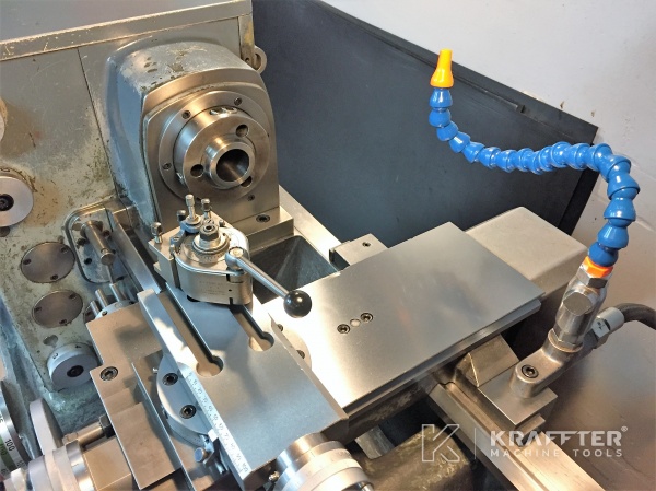 Mecanizado de precisión con Torno convencional SCHAUBLIN 135 20689-894 de segunda mano.