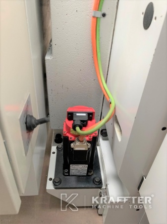 Mecanizado de precisión con Rectificadora plana CNC JONES & SHIPMAN 524 EASY 20689-961 de segunda mano.