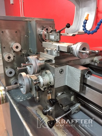 Torno convencional para metal de ocasión SCHAUBLIN 150 20689-898